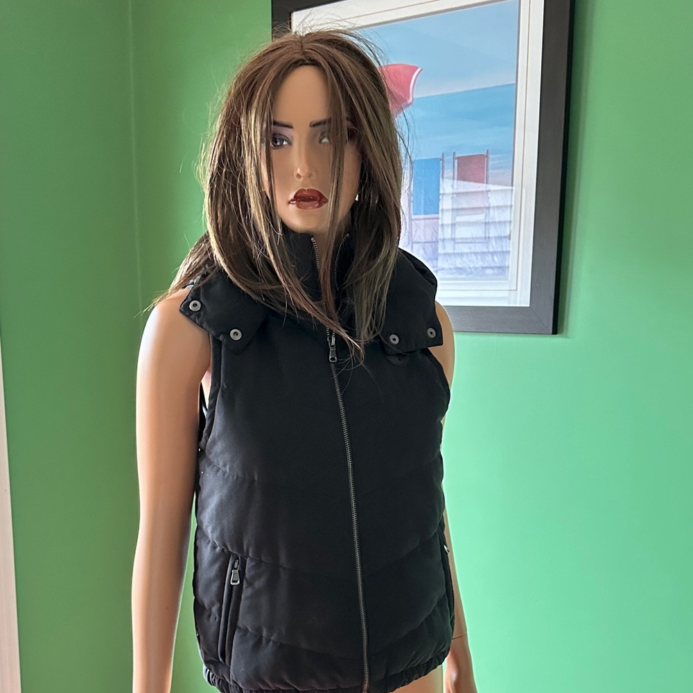 🪻🪻EUC Vans Women's Black Quilted Hooded Vest🪻🪻